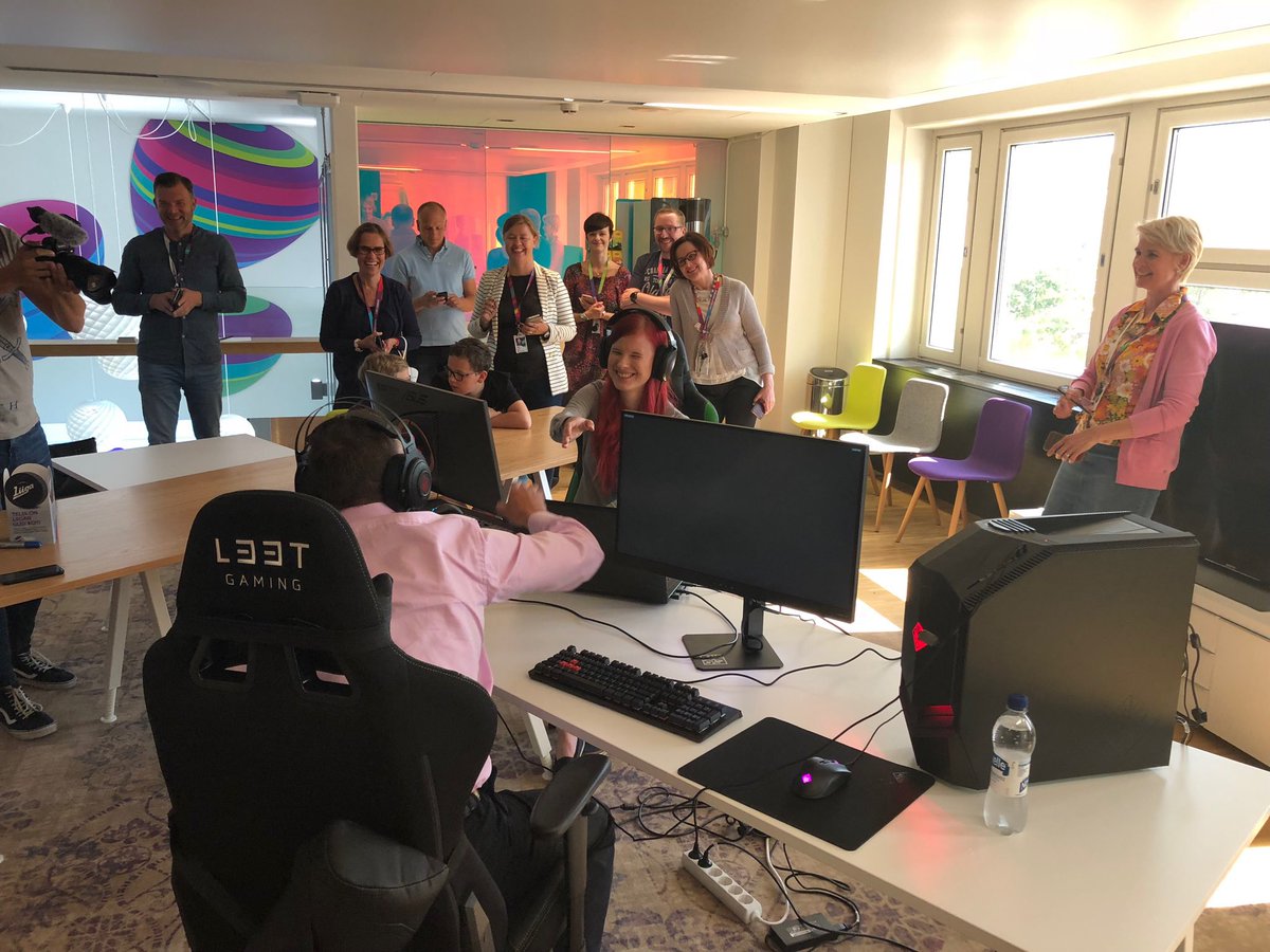 This is how we do it@telia esports#GroupCFO challengingOur WorldChampion=FunAtWork@yes he lost!