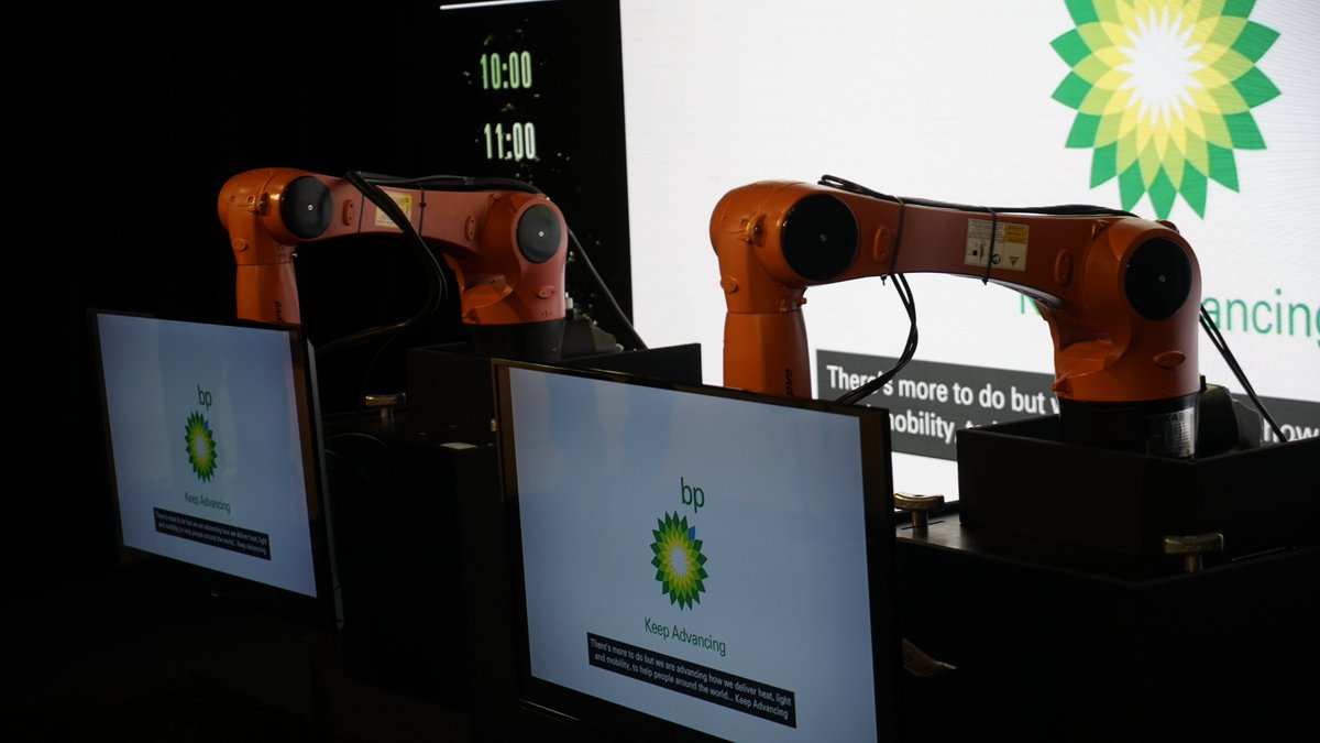 Tojek_VFX's tweet image. Brought some of the @AndyRobot @KUKA_RoboticsEN #Roboscreens to the Washington DC World Gas Conference this week, here getting set up, rehearsed, polished, and now performing a magic show with presentation every hour on the hour.