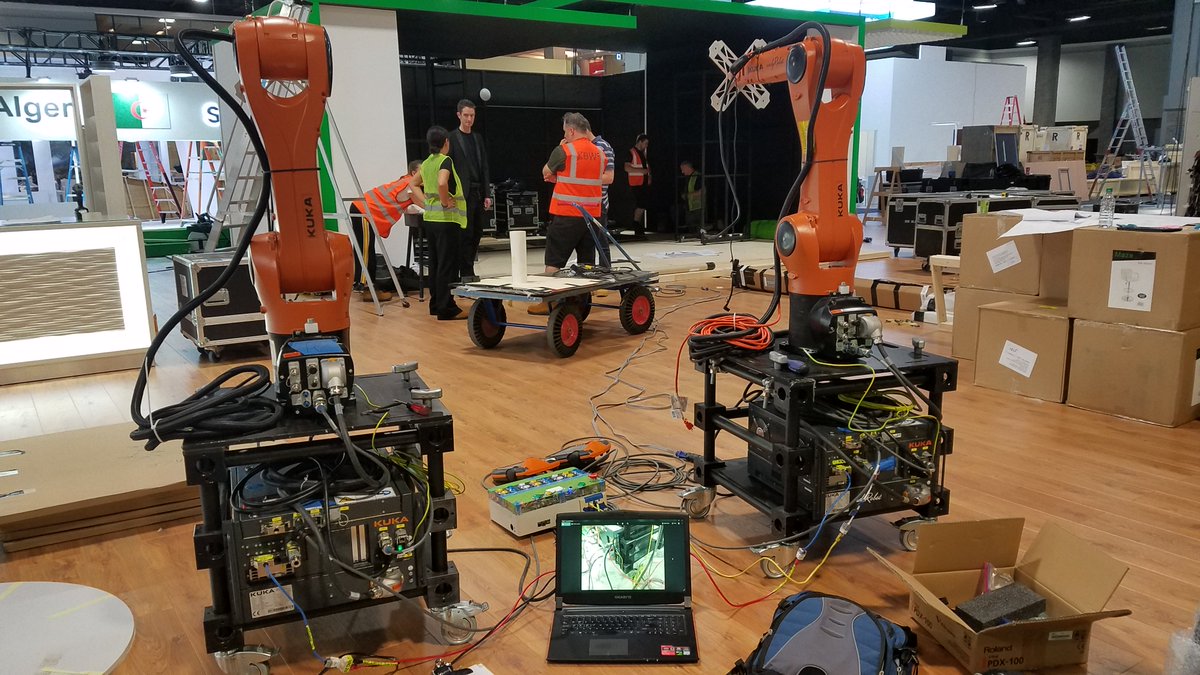 Tojek_VFX's tweet image. Brought some of the @AndyRobot @KUKA_RoboticsEN #Roboscreens to the Washington DC World Gas Conference this week, here getting set up, rehearsed, polished, and now performing a magic show with presentation every hour on the hour.