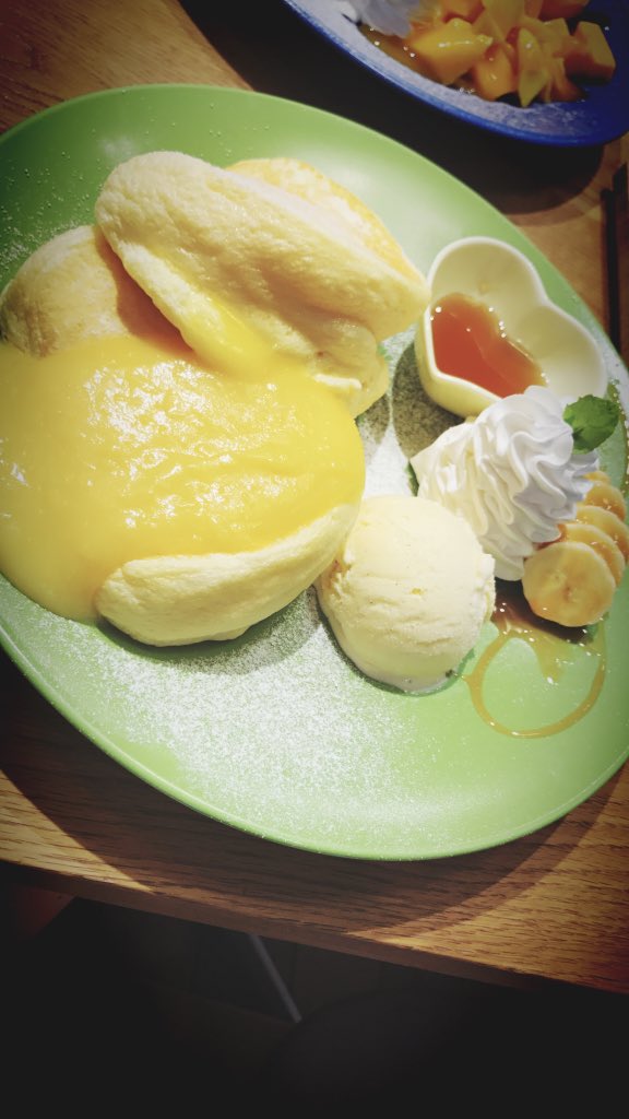 Yuuchama_201's tweet photo. 今日ゎJKになって原宿&新宿巡りしたー♡
めっちゃ恥ずかったけど
楽しかった♡
JKの心を取り戻そうとしたが
何も蘇らなかった…。
パンケーキゎめっちゃ美味しかった!!
オススメやー♡
#WorkingholidayConnection
#JK https://t.co/Iz8NvbzcFC