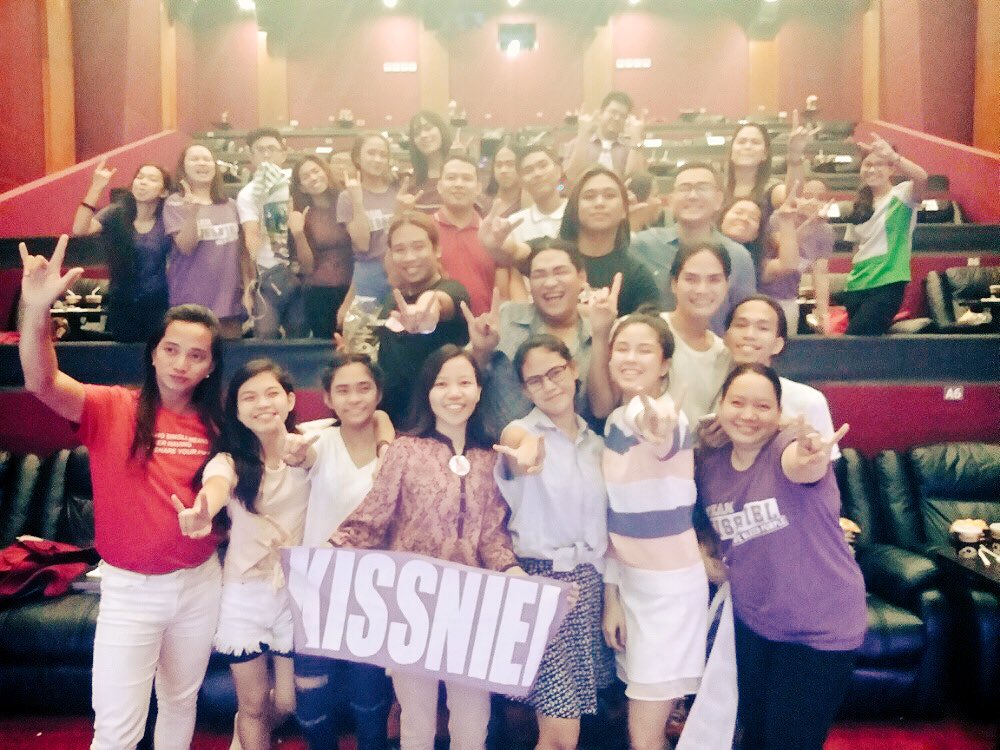 RegalFilms's tweet photo. Thank you KissNiel Universe for the block screening today! 🤘🏻#WALWALanNa https://t.co/8dmTwiJKi0