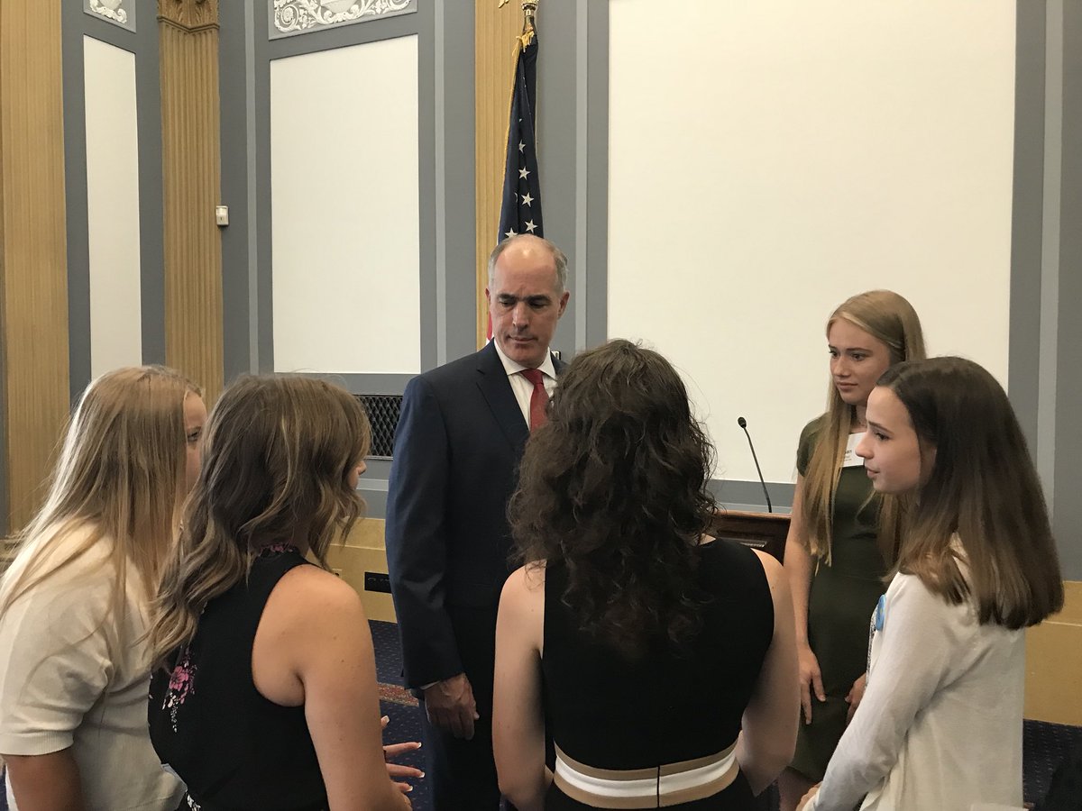 jleaman74's tweet photo. Thank you @SenBobCasey for taking the time to listen to what these girls had to say about their loved ones with cystic fibrosis! #CFAdvocacy https://t.co/a15AhHTBrm