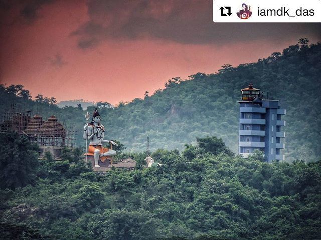 BBSRBuzz's tweet photo. Been here yet? #odisha #temple #bhubaneswarbuzz pic courtesy @iamdk_das ・・・
World's 7th largest statue siva statue beleswar mahadev temple.. #nikon #nature #nikonphotography #nikonp530 #world #7th #beleswar #mahadev #temple #explore #outdoors #adventure #travel #photoofthe… https://t.co/cLCu1CiXyQ