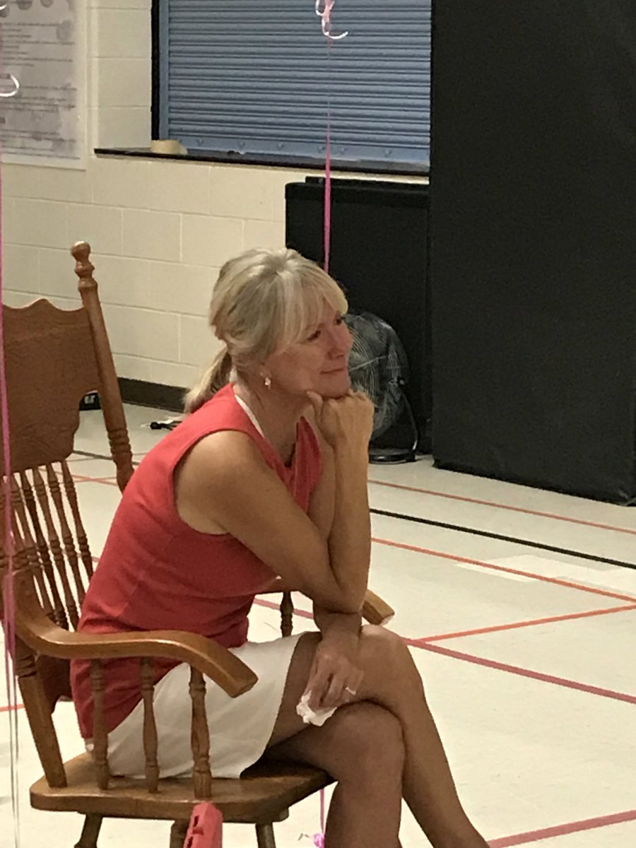 StJP2pvnc's tweet photo. Happy Last Day Mrs. Readman!!  30 years of service to PVNC- incredible educator- rock for many- we will miss you - Congratulations!!!!  #pvncserves #IBelong #sheisamazing!!! 💕🌟🙏💥 https://t.co/ruoFXVtq3U