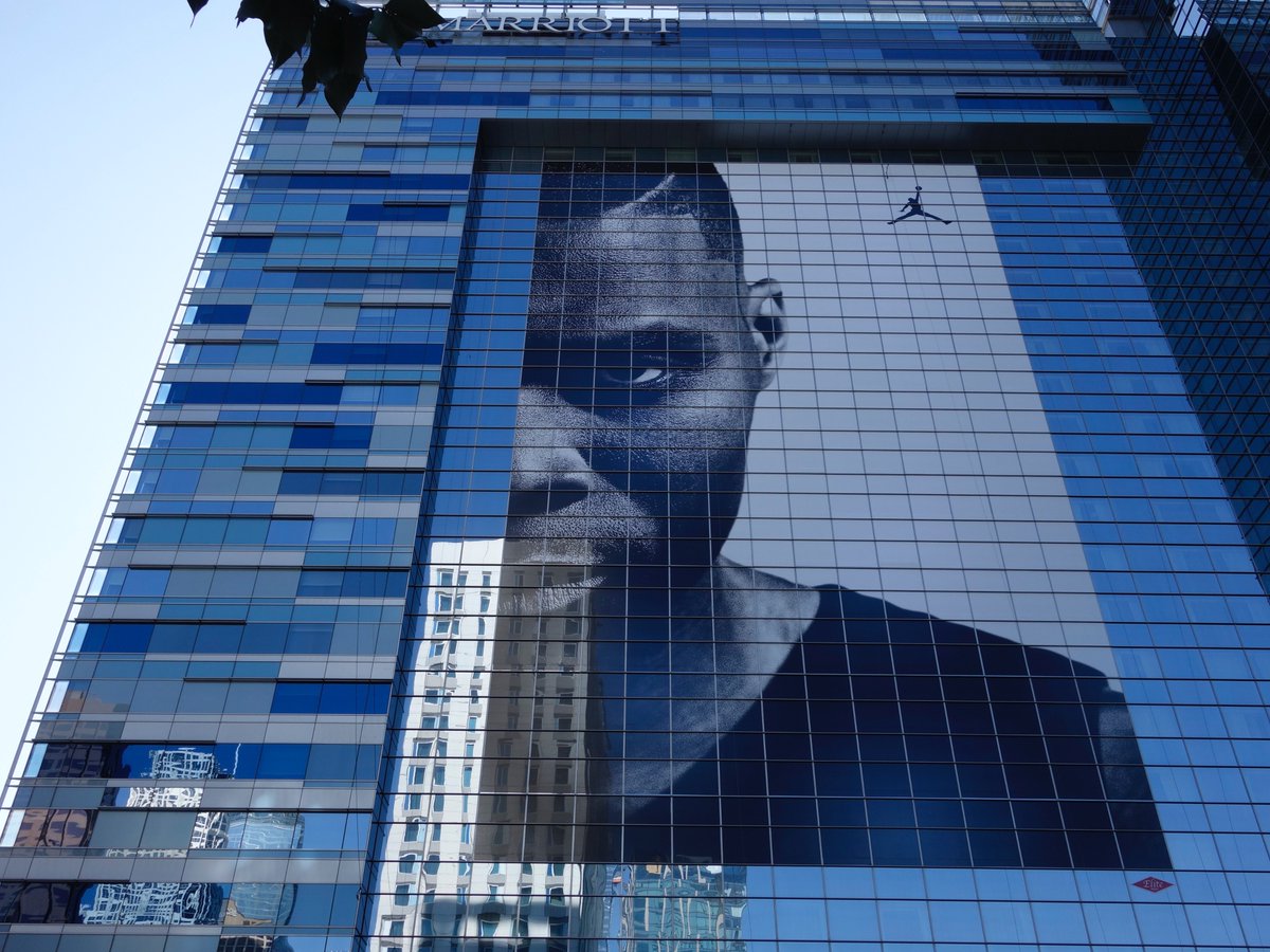 Contra_Vision's tweet photo. Our #projectoftheweek is this incredible NIKE building wrap using 30% transparency by @EliteMediaInc / @bp_graphics in LA - Read more about this head-turning promotion over on the Contra Vision Blog!
https://t.co/OxSvYL06X8
#contravision #transformglass #buildingwrap #nike https://t.co/BgBqMqsGjc