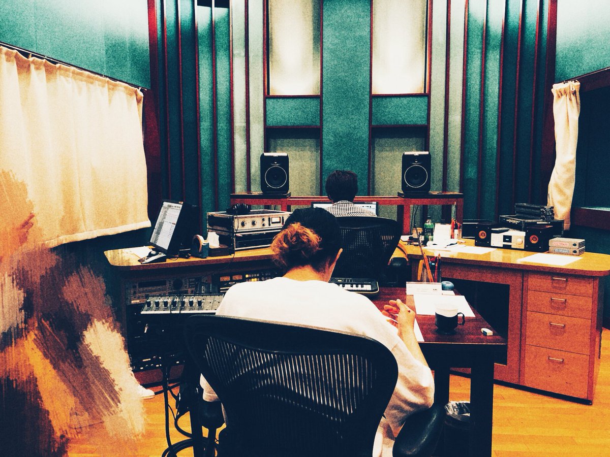 本日はsajou no hanaボーカル録りでした 写真はまじめにディレクション