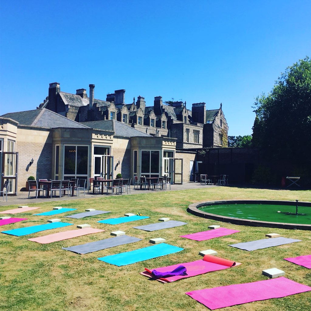 annieknapman's tweet image. Beautiful spot for yoga @ShendishManor yesterday with the wonderful @MotivActionGp 🙏☀️ #sunshine #mindfulflow