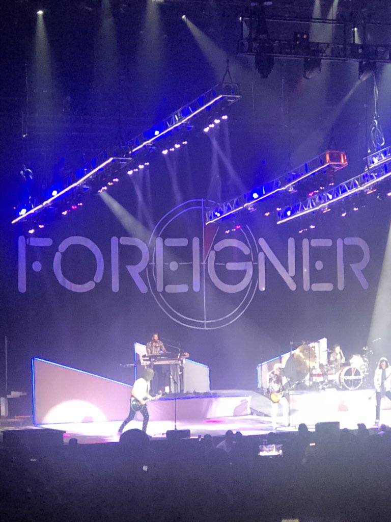 KenKnoxPhD's tweet image. Great trip down memory lane with Whitesnake and Foreigner in Pittsburgh. On to Dallas for the “Big One” with my son. Will see REO Speedwagon for the 35th time. I know I’m nuts...#RollWithTheChanges @kcreospeedwagon