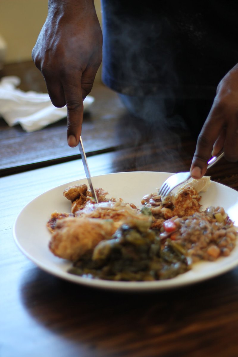 Come get it while its piping hot everyone! Our family's bringing you the finest fried chicken that'll send your taste buds to space with its crispy encasement and tender insides! 
#southerncharm #southernfood #food #hungry #hungry #gainesville #gainesvillefood