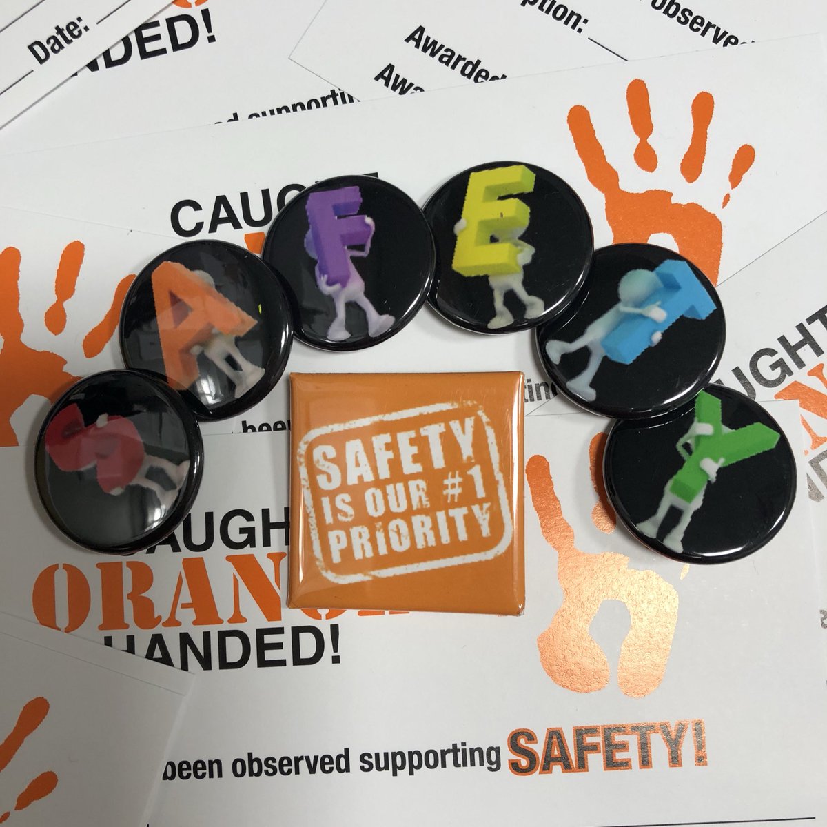dlw877's tweet image. Get job Frank &amp;amp; Isaiah on showing safety pride, following safety guidelines will always keep us safe. 
         🚫🛑S A F E T Y🛑🚫
#1285SafetyStandDown
#whyweworksafe