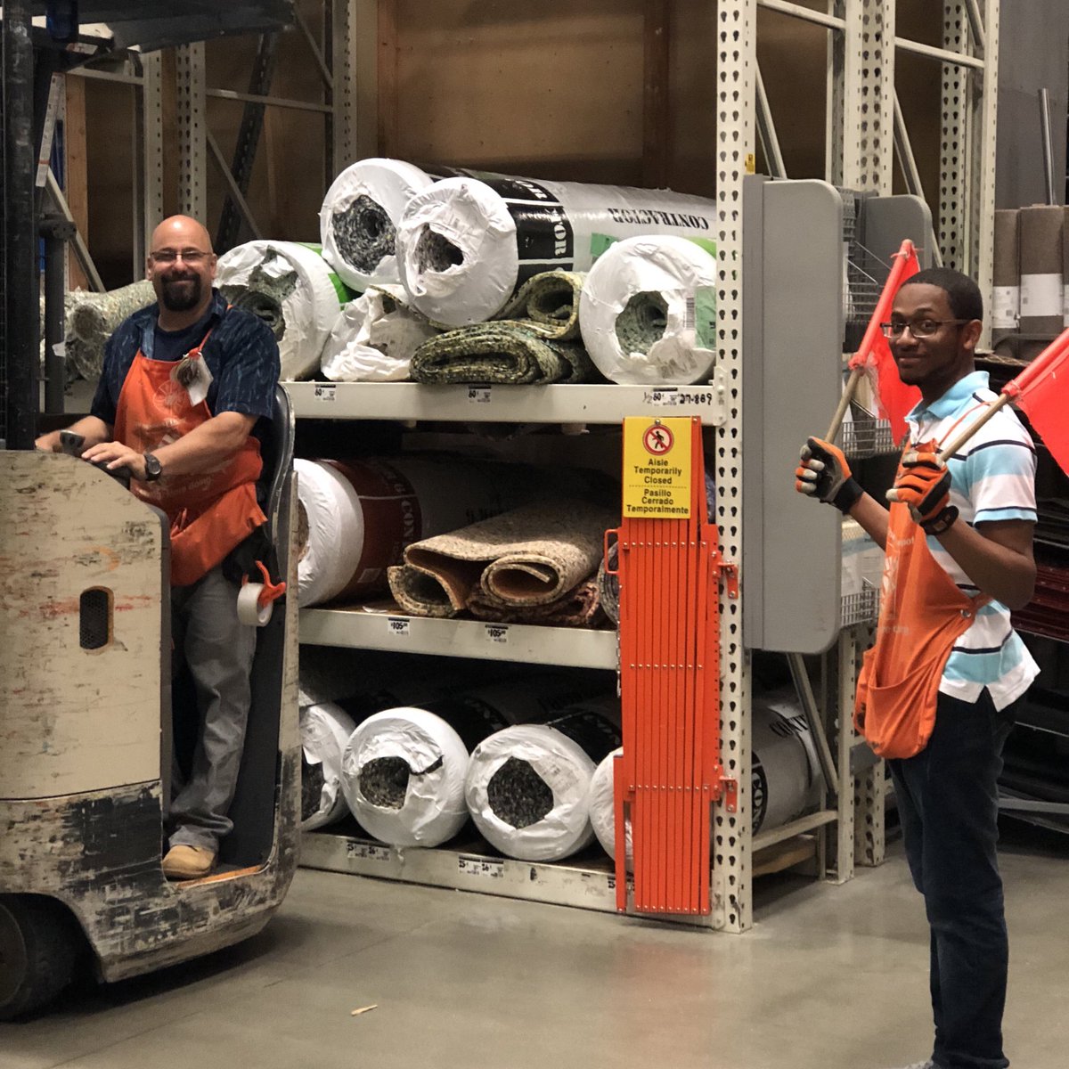 dlw877's tweet image. Get job Frank &amp;amp; Isaiah on showing safety pride, following safety guidelines will always keep us safe. 
         🚫🛑S A F E T Y🛑🚫
#1285SafetyStandDown
#whyweworksafe