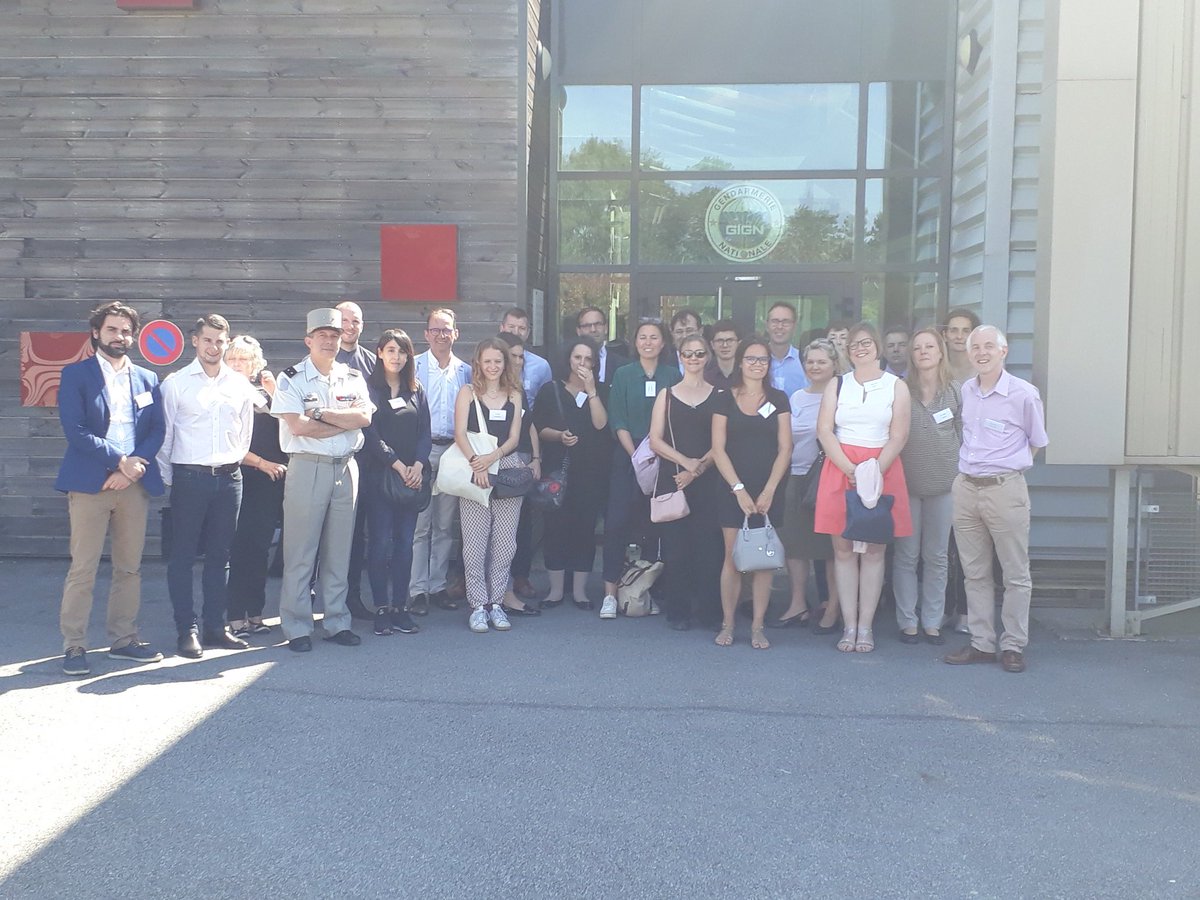 defensemobilite's tweet photo. Photo-souvenir de la visite du #GIGN par le club @defmobilite et les entreprises-partenaires ! https://t.co/HDLqn07P6z