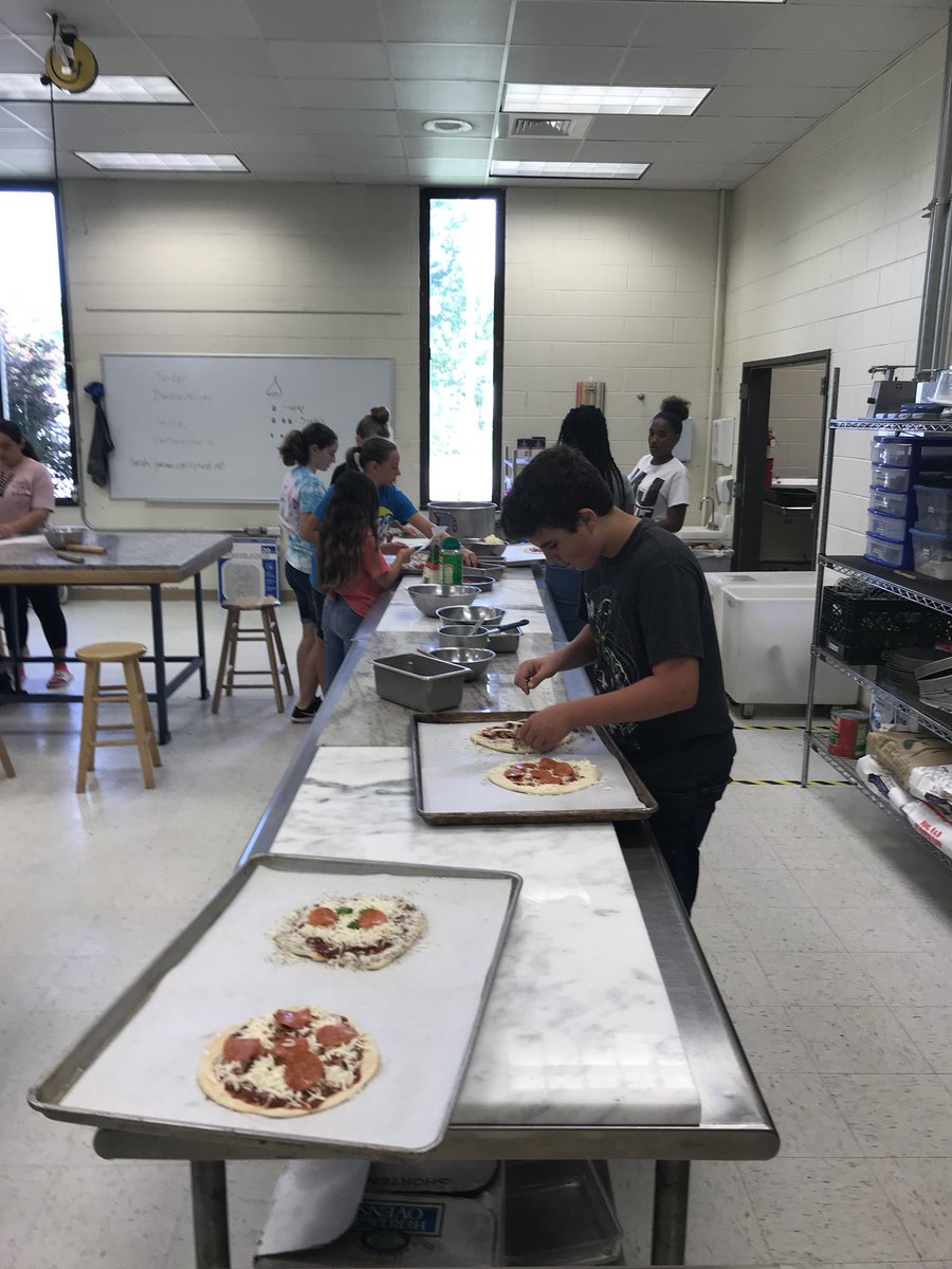 HVACTC's tweet photo. There’s a room full of experts in the #BakeShop @Bakingchefjay @Holicky @CCPSCTE @ccpsinfo @VirginiaCTE @ChesterfieldVa @ColleenBryant16 @PBL_Peyton @BraveTart @seriouseats @ServSafe #BakingSummerCamp https://t.co/PRKLYKXYMP