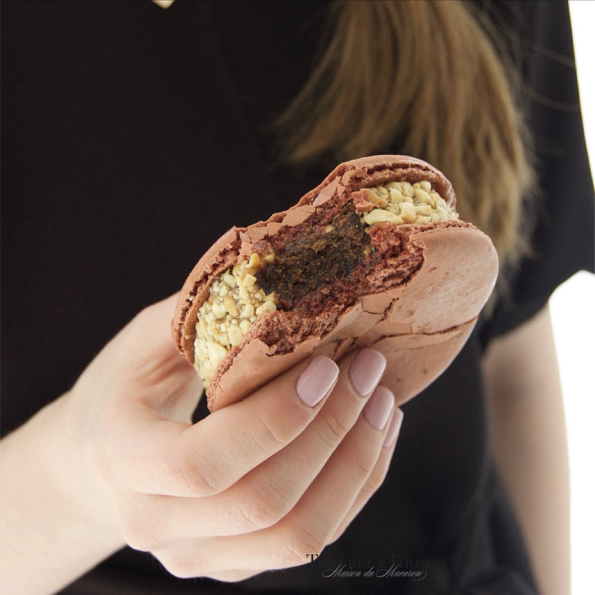 airoeventsmx's tweet photo. Un must de tu mesa de postres es @TheurelThomas , ¿Ya probaste estos increíbles Macarones rellenos de Pastel? #wedding #boda #yesido #candybar #candybuffet #sweetwednesday #dessert #weddingideas #catering #sweet #mequierocasar #bride #novia #bridalcake #pastel #airoeventsmx https://t.co/Sez7f6LBdZ