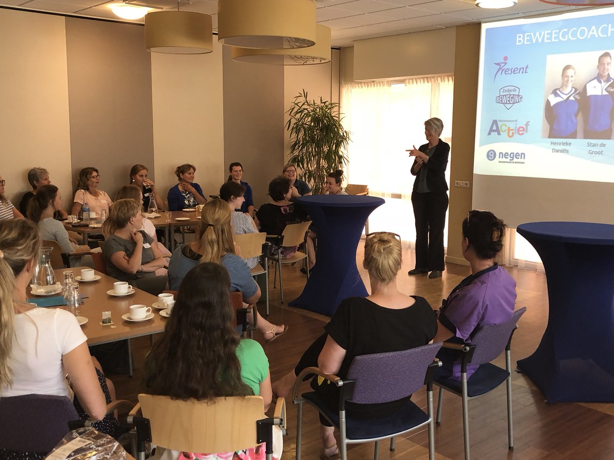 JoostVolmer1's tweet photo. Mooie bijeenkomst van @Presentvooru . Medewerkers van verschillende zorginstelling met elkaar aan de slag , delen en inspiratie opdoen. Mooi gedaan Henrieke en Stan @NegenSX @Mwaardactief @Zederik_Beweegt https://t.co/yd6e9fwlsx