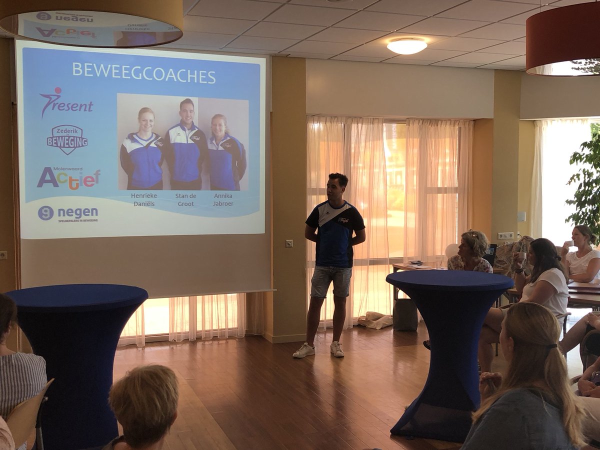 JoostVolmer1's tweet photo. Mooie bijeenkomst van @Presentvooru . Medewerkers van verschillende zorginstelling met elkaar aan de slag , delen en inspiratie opdoen. Mooi gedaan Henrieke en Stan @NegenSX @Mwaardactief @Zederik_Beweegt https://t.co/yd6e9fwlsx