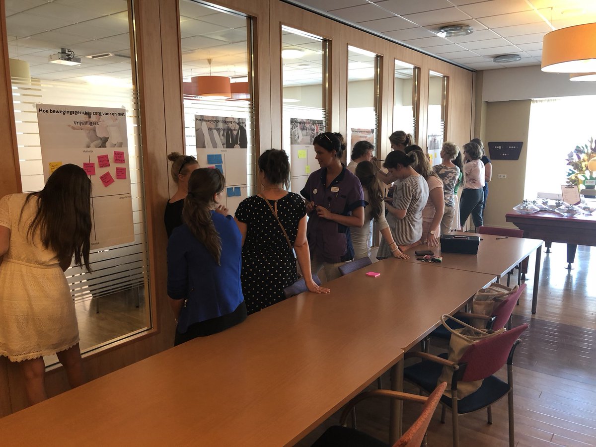 JoostVolmer1's tweet photo. Mooie bijeenkomst van @Presentvooru . Medewerkers van verschillende zorginstelling met elkaar aan de slag , delen en inspiratie opdoen. Mooi gedaan Henrieke en Stan @NegenSX @Mwaardactief @Zederik_Beweegt https://t.co/yd6e9fwlsx