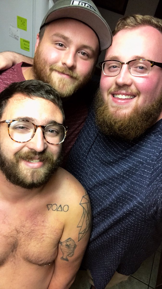 alexi_layonce's tweet photo. Absolutely love these two @CodeyKnox  @nashh_xxx ❤️🐻 https://t.co/8CL4lsLqJN