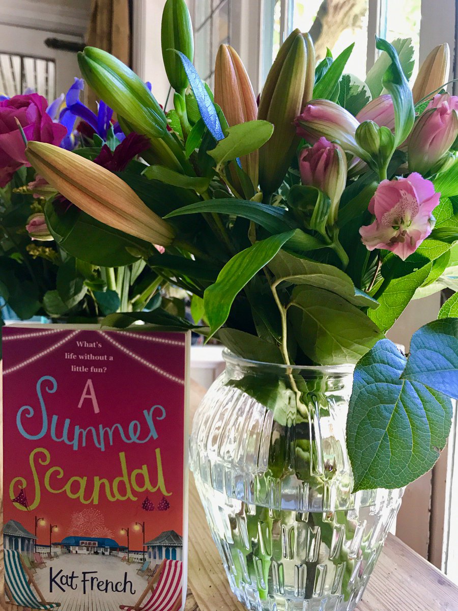 KFrenchBooks's tweet photo. Gorgeous publication day flowers - thank you @Phoebe_A_Morgan and @AvonBooksUK! #ASummerScandal https://t.co/BIfvvrM3oj