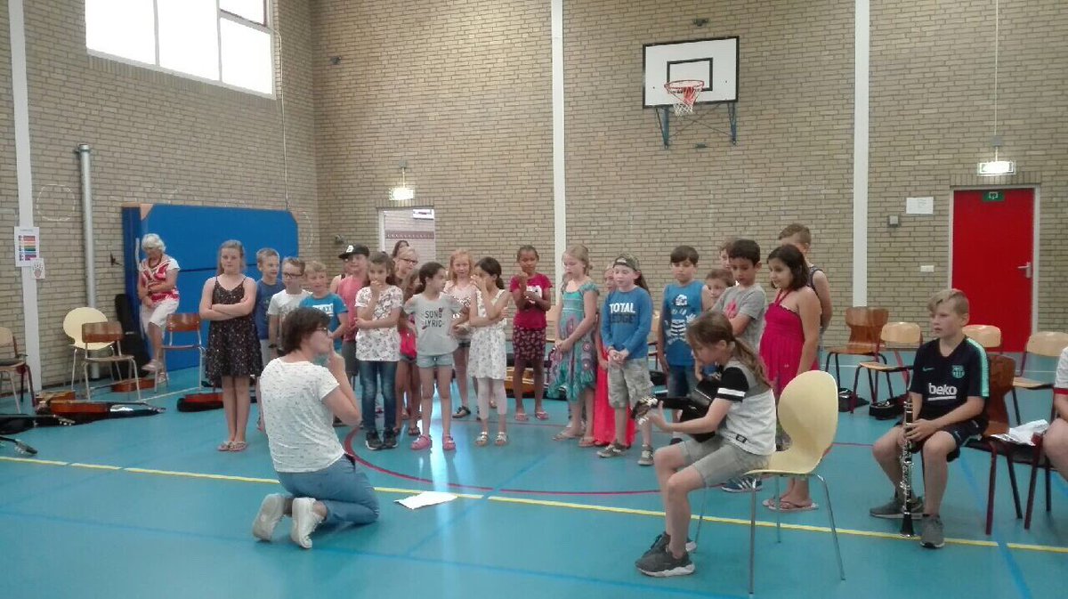 Obsdevoorzaan's tweet image. Vandaag weer genoten van 2 fantastische muziekoptredens. Wat een muziektalenten op beide locaties van #OBSDeVoorzaan ! Supertrots op ons schoolorkest! #ZaanPrimair #Fluxus #Muziekmaaktschool