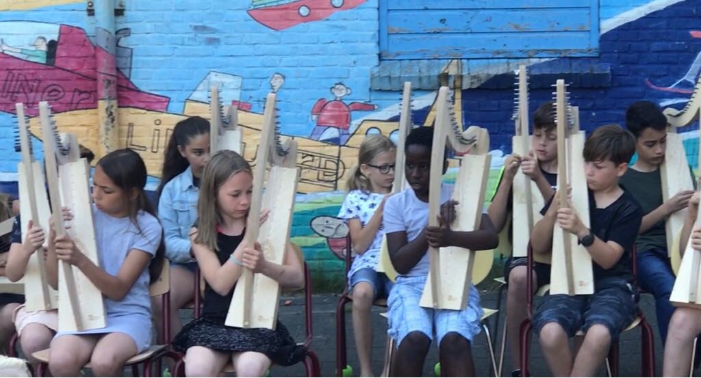 Obsdevoorzaan's tweet image. Vandaag weer genoten van 2 fantastische muziekoptredens. Wat een muziektalenten op beide locaties van #OBSDeVoorzaan ! Supertrots op ons schoolorkest! #ZaanPrimair #Fluxus #Muziekmaaktschool