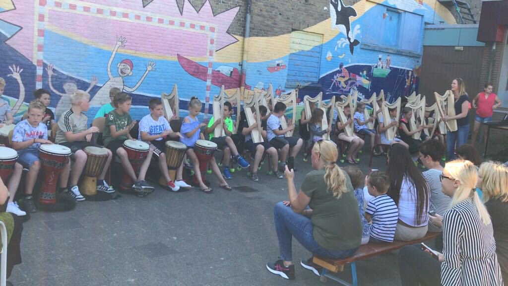 Obsdevoorzaan's tweet image. Vandaag weer genoten van 2 fantastische muziekoptredens. Wat een muziektalenten op beide locaties van #OBSDeVoorzaan ! Supertrots op ons schoolorkest! #ZaanPrimair #Fluxus #Muziekmaaktschool