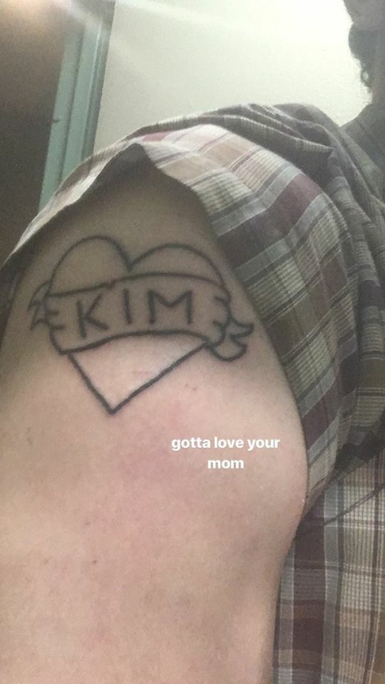 The Neighbourhood Brasil ® on X: O Brandon acabou de tatuar o símbolo da  banda no braço!!!  / X