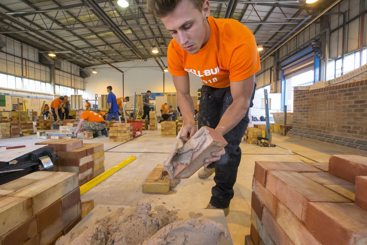 ForterraUK's tweet photo. Just in...some shots from today’s @CITB_UK #SkillBuild2018 #bricklaying heat @LeicesterColl - @BSDCofficial @CityofOxfordCol @derbycollege @gifhe @lincoln_college @NNC_worksop @nwhcnews @NottmCollege @RotherhamColl #construction #skills #LondonBricks @worldskillsuk @WorldSkills https://t.co/oagN441Bdw