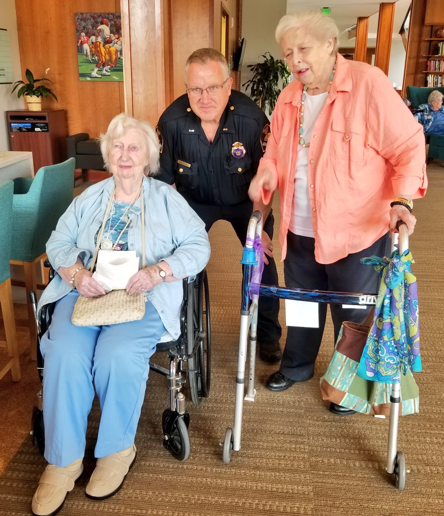 Vanessa Urbach tweet media