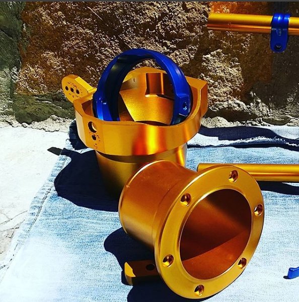 RESTAUROMETAL's tweet photo. Anodizado también para tu moto de agua!!!🌊🛥️
#restaurometal #motosdeagua #ohlins #atugusto #veranito https://t.co/z1epGwavE9