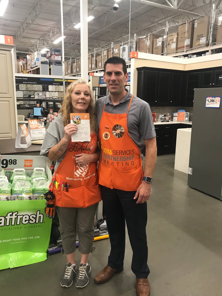 Leandria did an awesome job getting associates together for a Window PK and she’s passionate about services!  Thank you! <a href="/gloria_terri/">Terri Gloria</a> @thd_young <a href="/mcopley27/">michelle Copley</a>