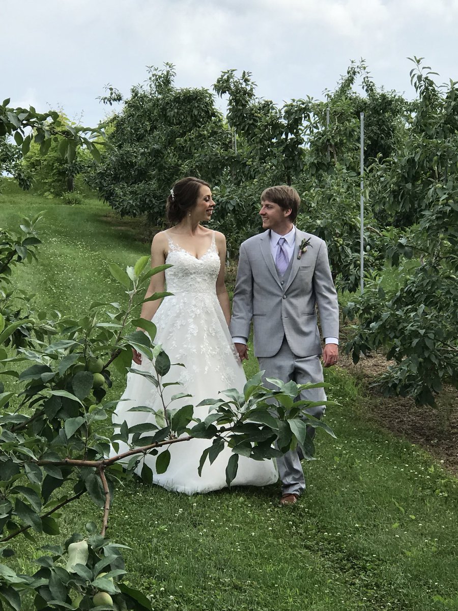 mtkaorchards's tweet photo. All of us here at Minnetonka Orchards would like to congratulate Mr. and Mrs. Mathieu De Langis on their marriage. We wish you all the happiness. https://t.co/SPyfr2aSBI