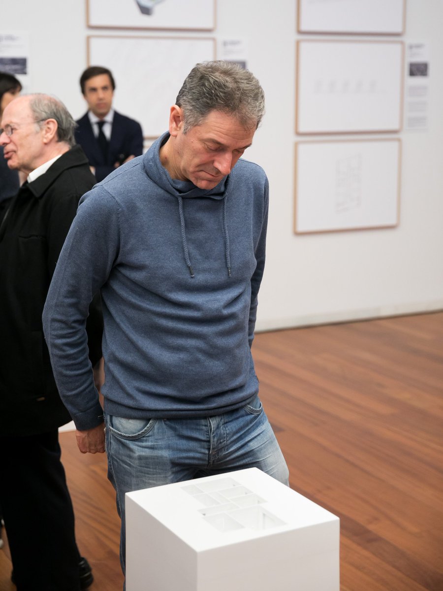 🔚 Euskadiko 104.000 pertsonari etxebizitza lortzea ahalbidetu dietenei eskainitako omenaldia izan den ‘Housing the Basque Country’ erakusketa larunbat honetan amaituko da ➡️ bit.ly/2yPAIPL