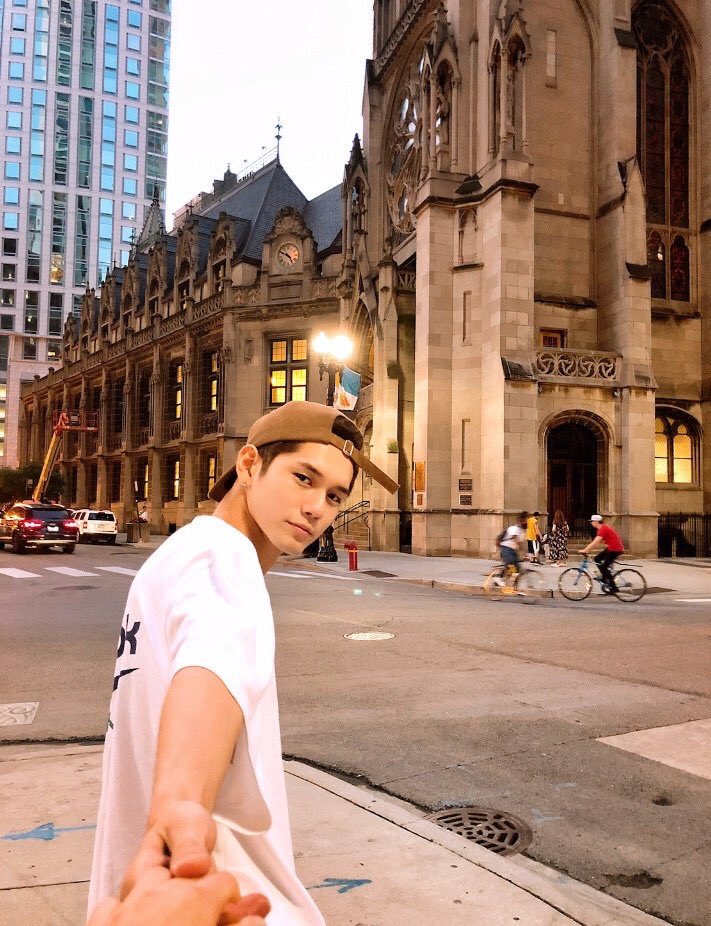 hnthaixo's tweet photo. ไม่ไหวอ่ะ ทำไมโรแมนติกจัง ทำไมต้องมาสรับสนุนให้เพ้อเจ้อในสตอรี่ทุกๆวันแบบนี้ ทริปในฝันกับคนในฝัน ทริปจูงมือ ทริปประหยุดชุด ทริปเที่ยว4เมืองกับเสื้อ2ตัว https://t.co/DpaNf49KyT