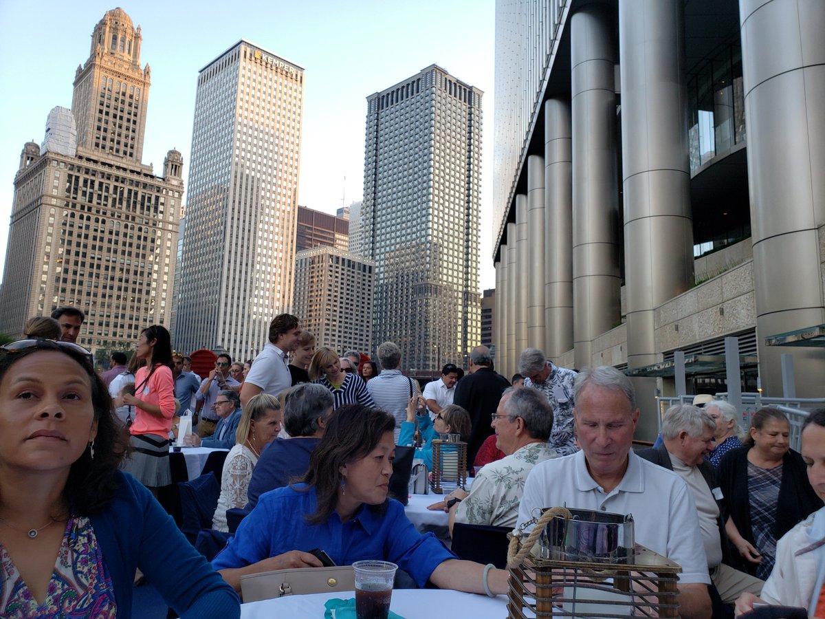The perfect night for a river cruise while supporting @ChicagoRiver and <a href="/BridgehouseMuse/">Bridgehouse Museum</a>. Thanks to @WendellaBoats for hosting everybody. Can't wait to do it again next year! #FriendsOfTheChicagoRiver #McCormickBridgehouseChicagoRiverMuseum