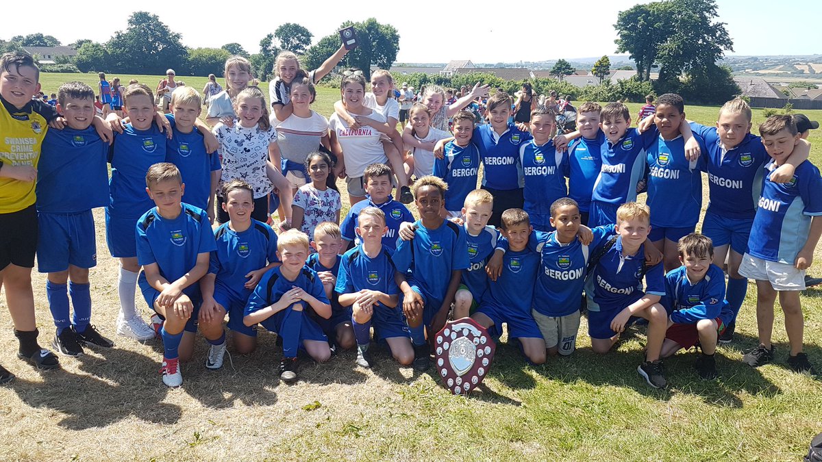 StThomas_cps's tweet photo. What a fantastic day @treuchafprimary for the #GreggRees competition. Huge thank you to Mr. Jones for the organisation and to the families who supported us.Pupils were a credit to the school and should be extremely proud of winning the tournament! 🏆🥇⚽🏐🏉😁 https://t.co/7qM7GsvRQo