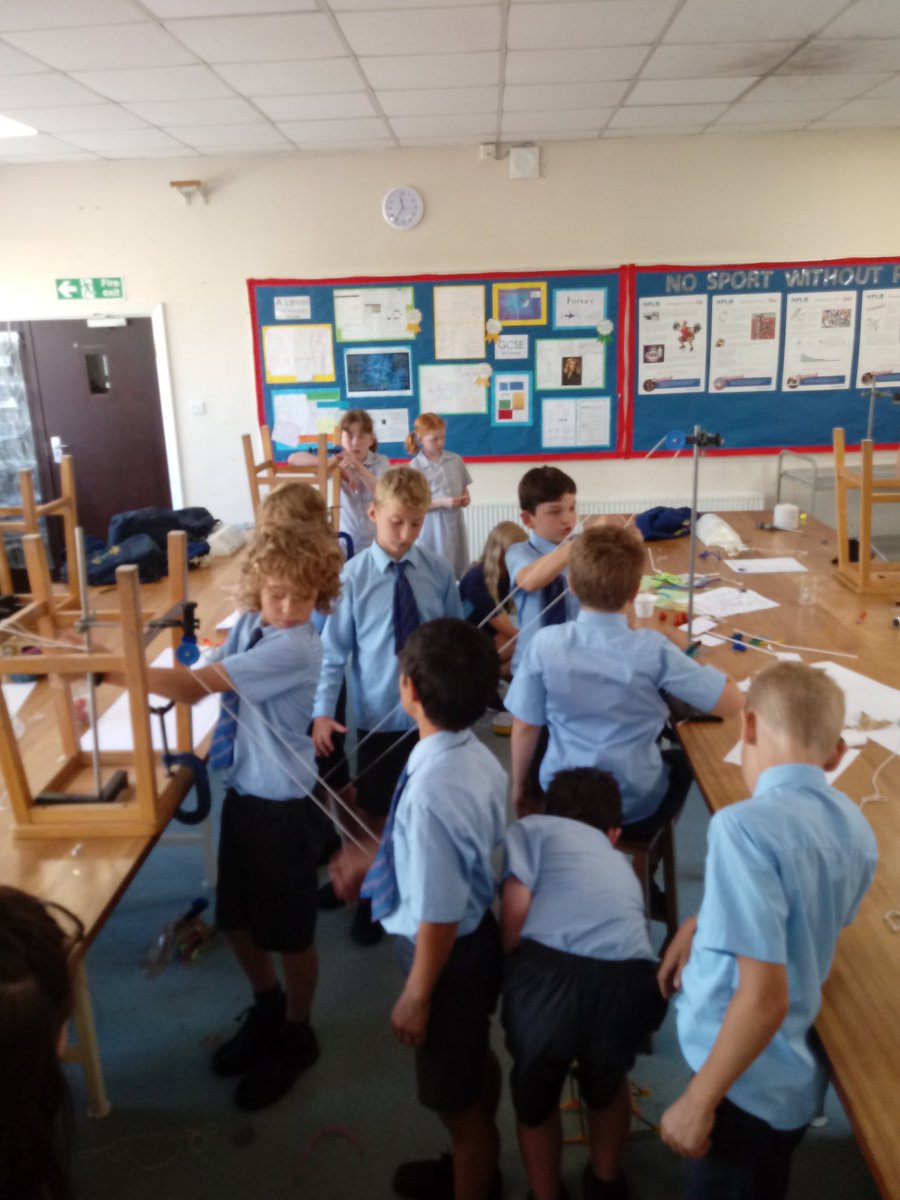 SVPS_News's tweet photo. Year 5 had a fantastic day at the Senior School, working on a @PracticalAction project, with some help from the 6th formers
#STEM #SquashedTomatoes #Creativity https://t.co/tUqhfV7hqZ