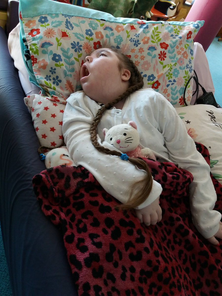 Ellie has been coming to Tŷ Hafan for 12 years, and now, to say thank you, she’s having her long locks chopped off for charity.  zurl.co/k6OJW