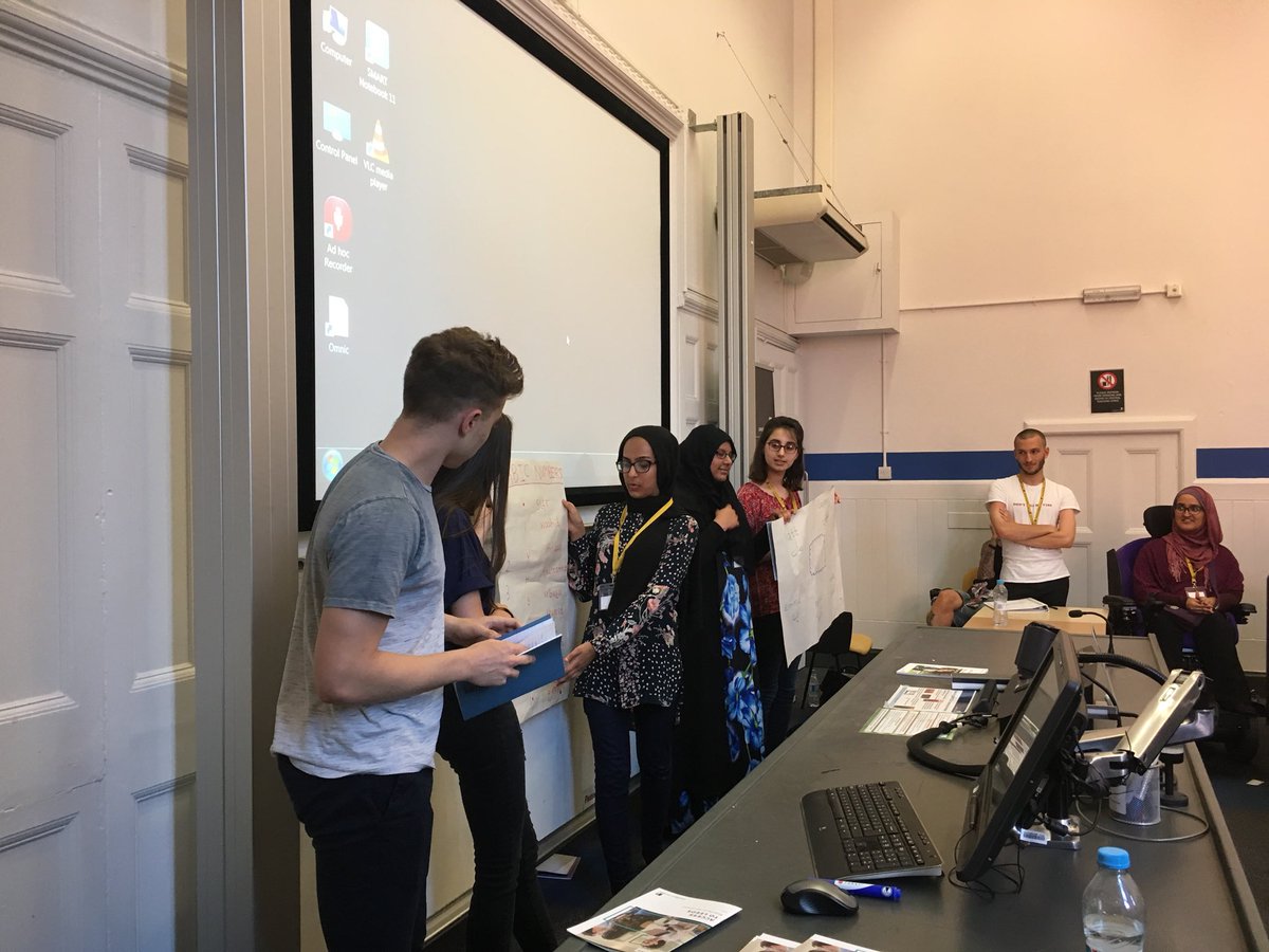rashasoliman04's tweet photo. We had 2 days with excellent @linguastars @ArabicatLeeds! It was great meeting you all &amp; listening to your presentation talking about #Arabic! Huge thanks also to our ambassadors Shaffa &amp; Alex who did an amazing job! https://t.co/6VswYPBRBt