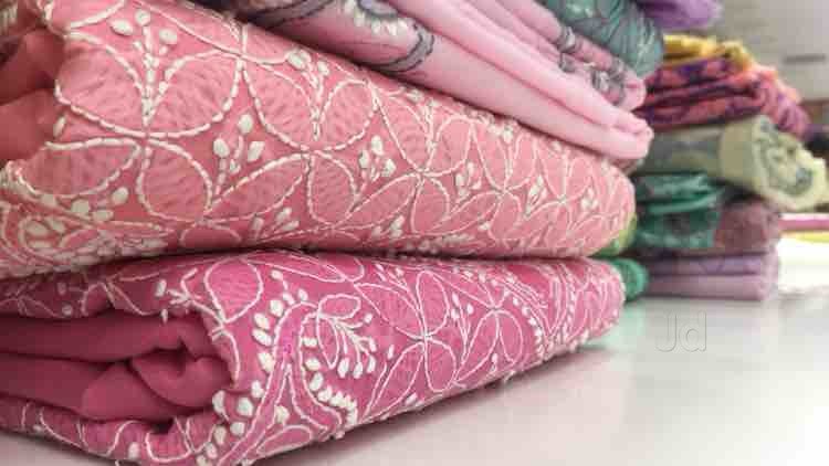 KailashChikans's tweet photo. Style is a way to say who you are without having to speak Kailash Chikans Stylish and elegant @KailashChikans a complete chikans clothes collection wear chickan #apparel this summer and brighten up your beauty.#ChikanKurti
#ChikanSarees #LucknawiChikan 
🌐https://t.co/sGsfptKGHv https://t.co/jQo4is5nij