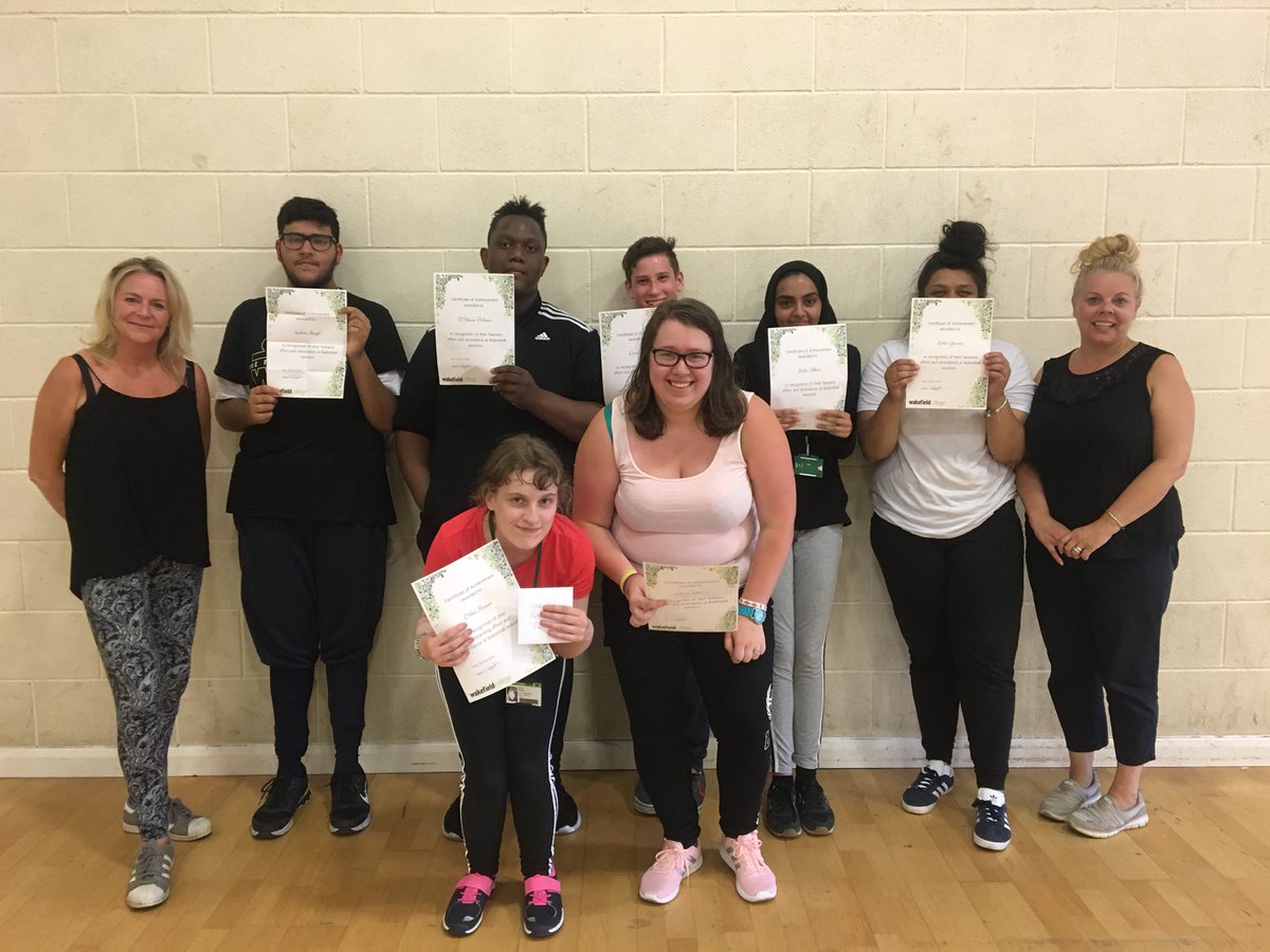 WakeCollSU's tweet photo. Today saw one of our @wakeycollege foundation learner groups takes part in their final Basketball session as part of the #tacklinginactivity project. It has been fantastic to see them develop not only as individuals but as a group, well done all ๐๐ฝ ๐ #ActiveForCollegeWorkLife https://t.co/XQv0IpuQOP