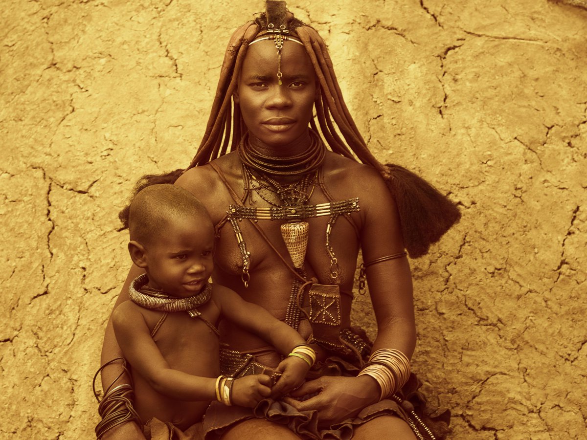 MoziakAfrica's tweet photo. Commercial &amp; celebrity photographer #XavierSaer is set to launch his #Himba #Lordsofthesand collection next week with an exhibition at the historical @RandClub in Johannesburg. Look our for our review on his collection! #MoziakAfrica #ByXavier #Photography #Namibia https://t.co/9LXAwOEjyt