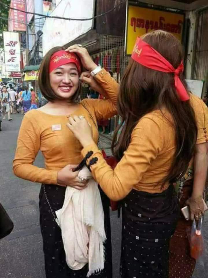 ထည့္မွျဖစ္မယ္....

မဲ