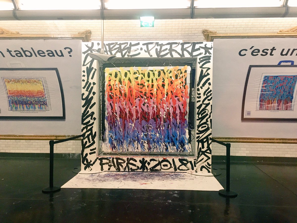 zeparisienne's tweet image. Avant Après : l’œuvre de #jonone est en place jusqu’à demain sur le quai de la ligne 9 métro St Augustin ! @LeclercBonPlan @Abbe_Pierre @Leclerc_MEL