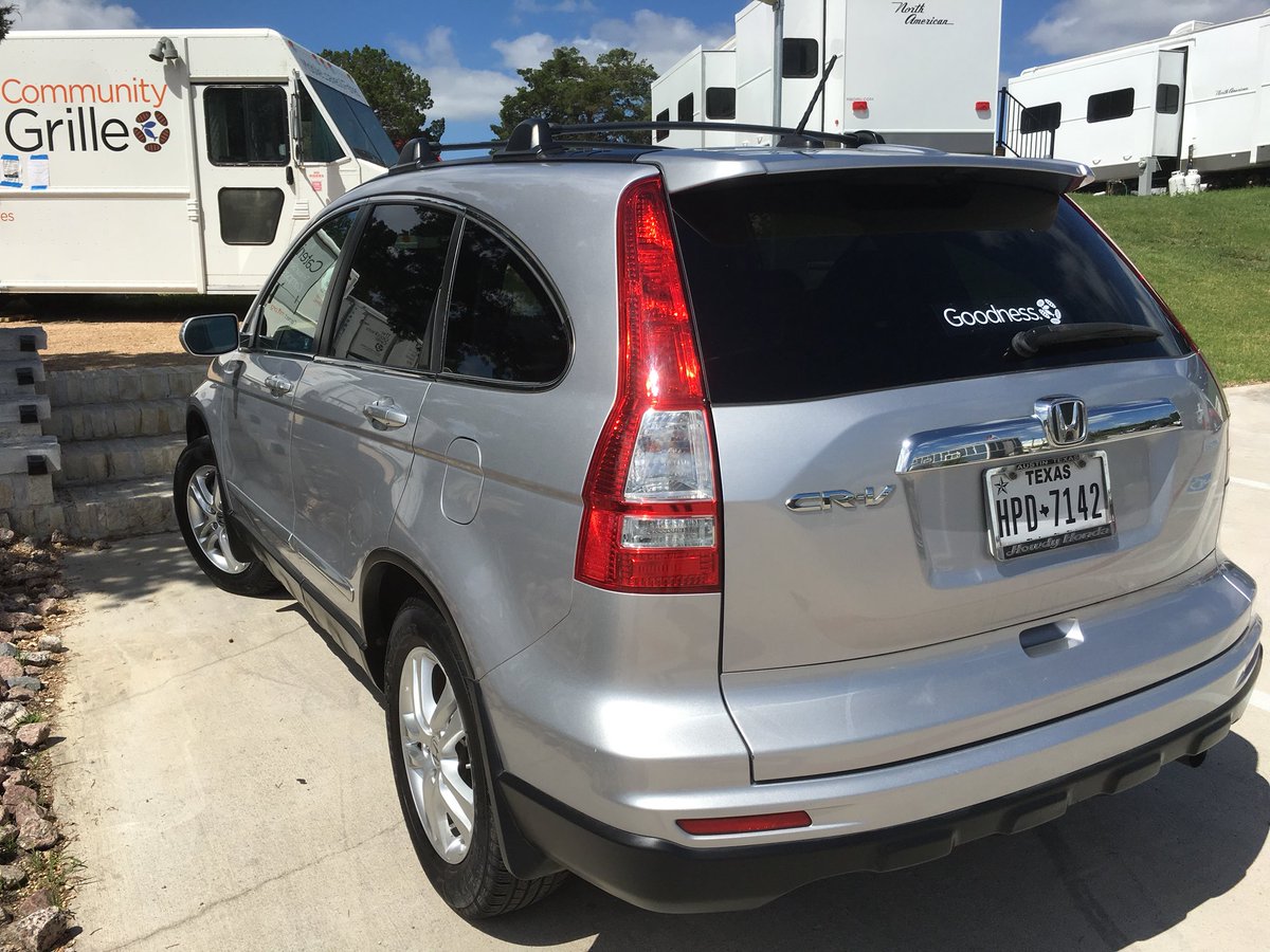 Ed_Travis's tweet image. #CommunityCarCare is now open at #CommunityFirstVillage Tues &amp;amp; Thurs 9am-3pm. I just had my oil changed &amp;amp; car washed (inside &amp;amp; out). Spent under $60 &amp;amp; my car is the best it’s looked since I bought it. Consider @mobileloaves for your next oil change or detailed wash.