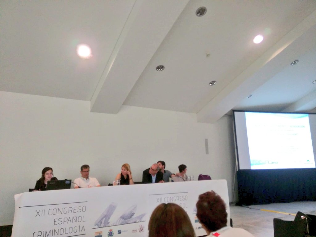 Esther de la Encarnación ha presentado la ponencia «Mentoría, desistimiento y reinserción: avances en el proyecto 'De la prisión a la comunidad'» 
(con J. Cid, A. Ibàñez, T. Nguyen y A. Andrés-Pueyo) (<a href="/GEAV_UB/">GEAV</a>) #CECRIM18
#recercaUAB