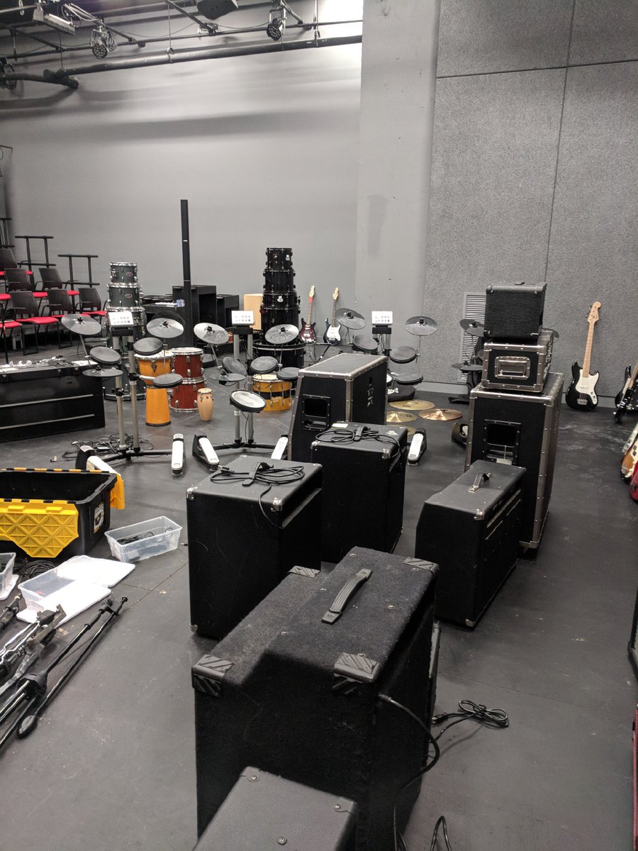 redhousearts's tweet photo. Looking for something to do this summer? Come play in our new digs! We have more gigs and big wigs so don't miss out! Visit https://t.co/0yj1HqSIve to register today! https://t.co/t68PvckfOs