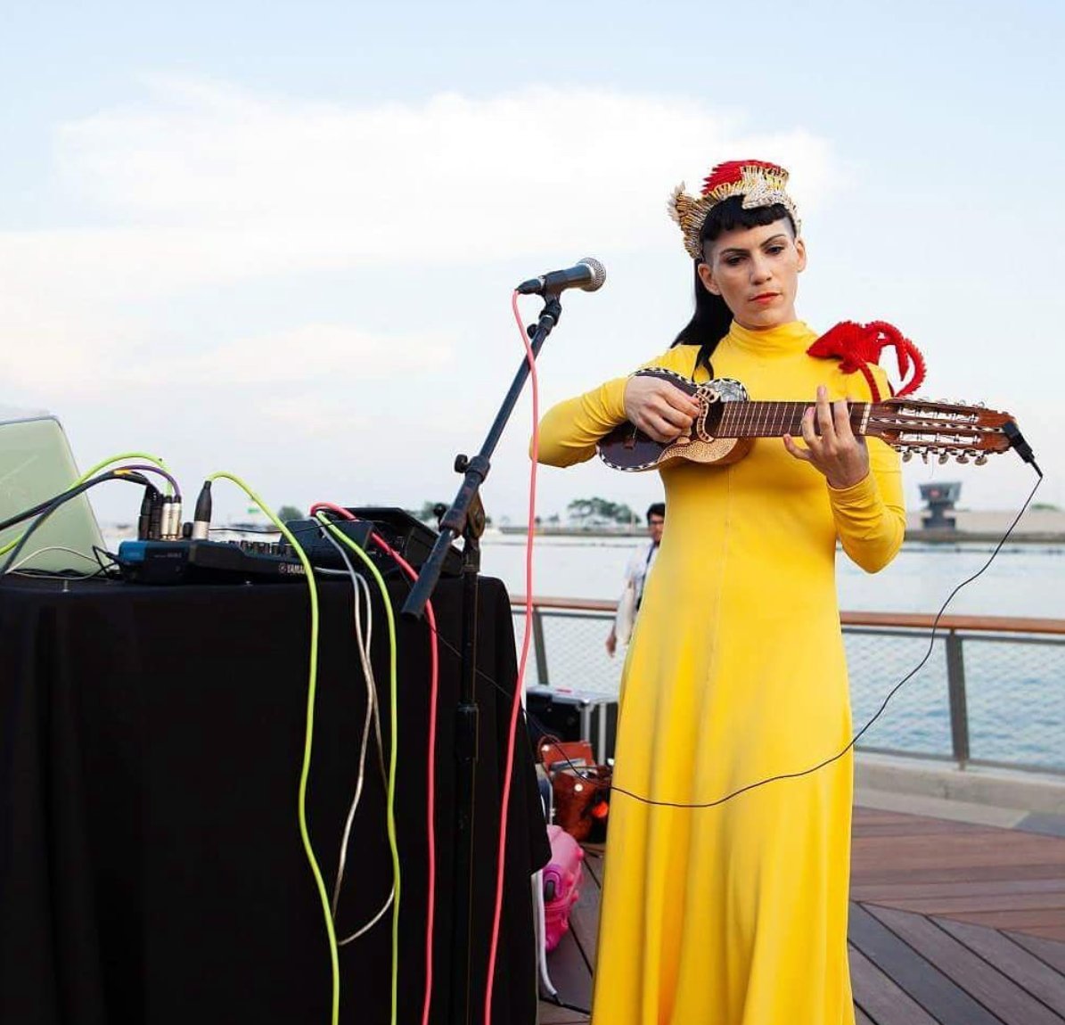 zzkrecords's tweet photo. Photos of @datgarcia + @KingCoya + #queencholas at #Latinxt2018 #Day2 gracias a @FutureRootz y @NavyPier 🌴🎡🌴🎡🌴🎡🌴🎡🌴 #moresoon #stayintouch #futurerootz #chitropical #thankyou #chicago #latinxt #latinx https://t.co/E4vfYe6wAP