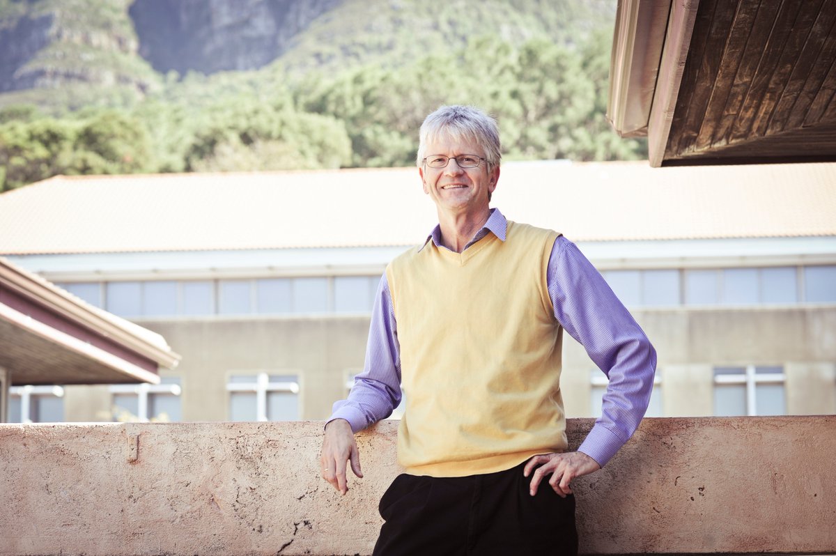 UCT_Research's tweet photo. Tonight is the #nstfawards2018 and @UCT_news's has three finalists for the prestigious awards! Goodluck to @sahalyacoob @mohlopheni and @HarryWinkler representing the university! #UCTInnovation https://t.co/fjay4pHehW