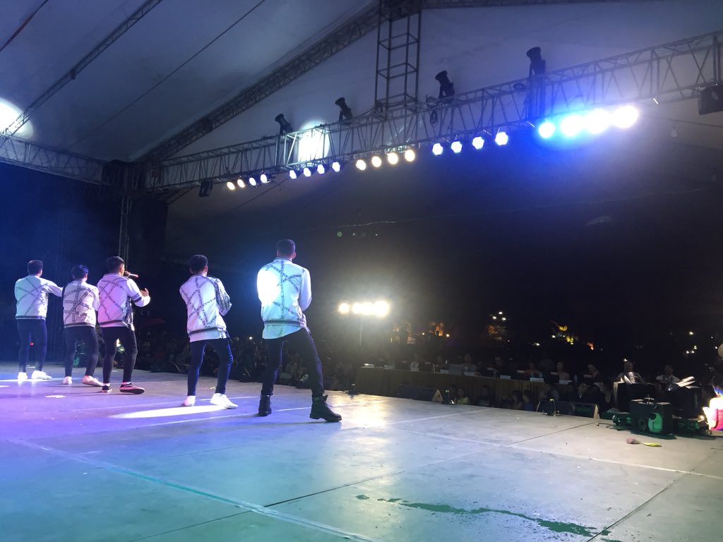 PauloDC02's tweet photo. @Boyband_Ford @boyband_joao @BoybandPH 👏🏽👏🏽👏🏽 https://t.co/Cz9kKst1AU